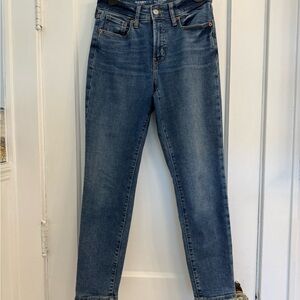 J38 Old Navy Dark Blue Ankle Jeans